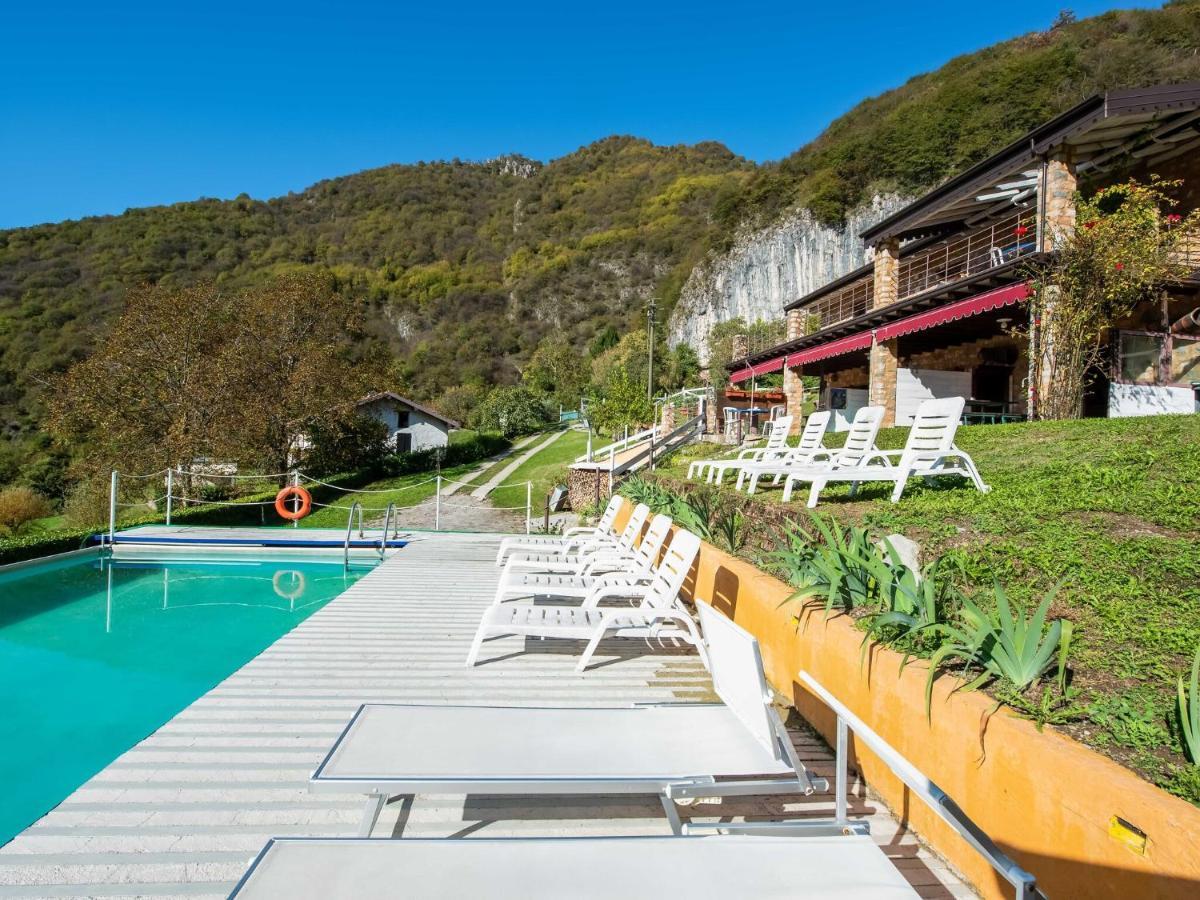 Beautiful Chalet With Swimming Pool In Lombardy Villa Мароне Екстериор снимка