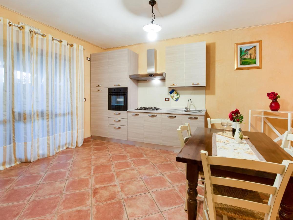 Beautiful Chalet With Swimming Pool In Lombardy Villa Мароне Екстериор снимка