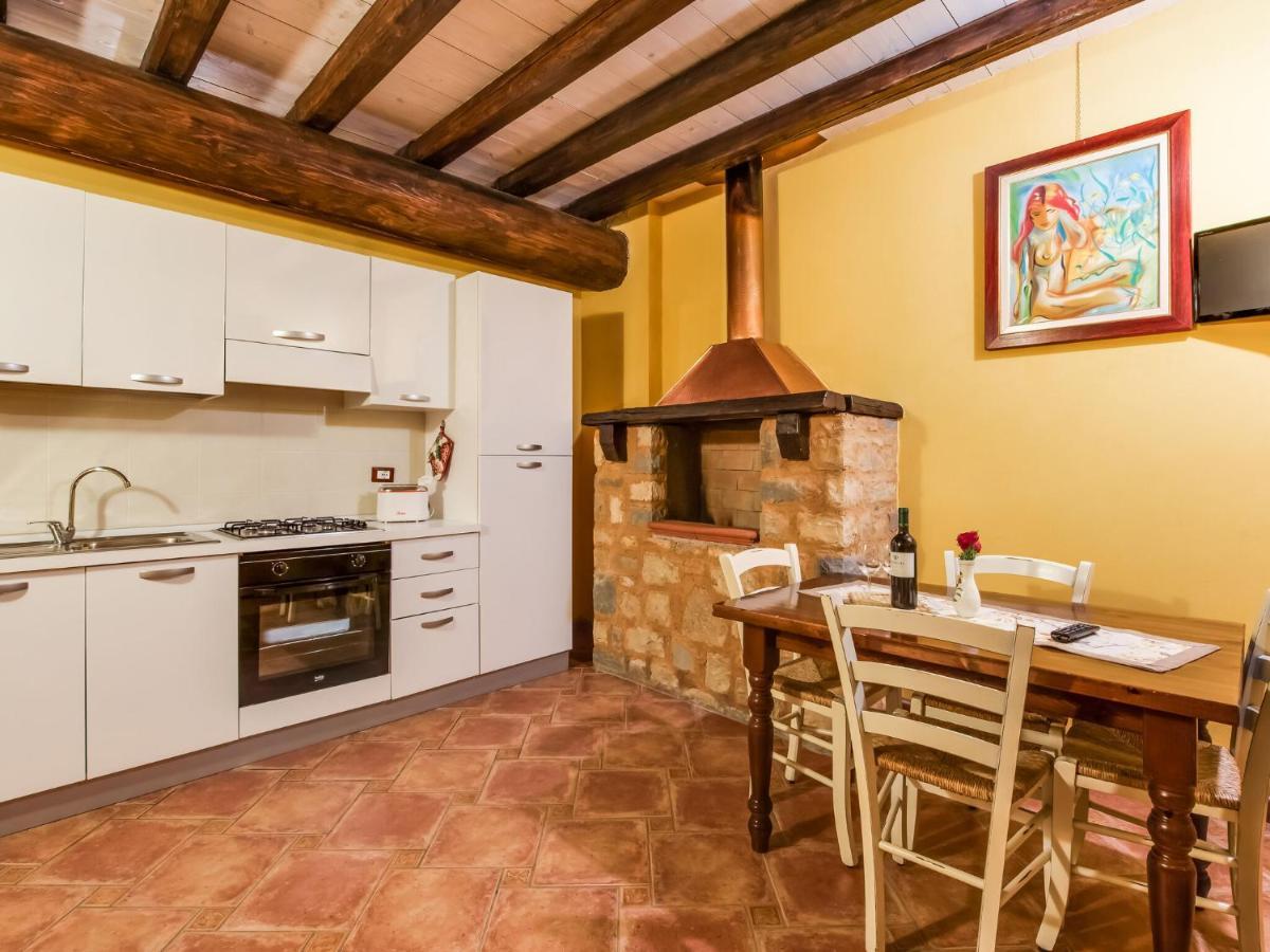 Beautiful Chalet With Swimming Pool In Lombardy Villa Мароне Екстериор снимка