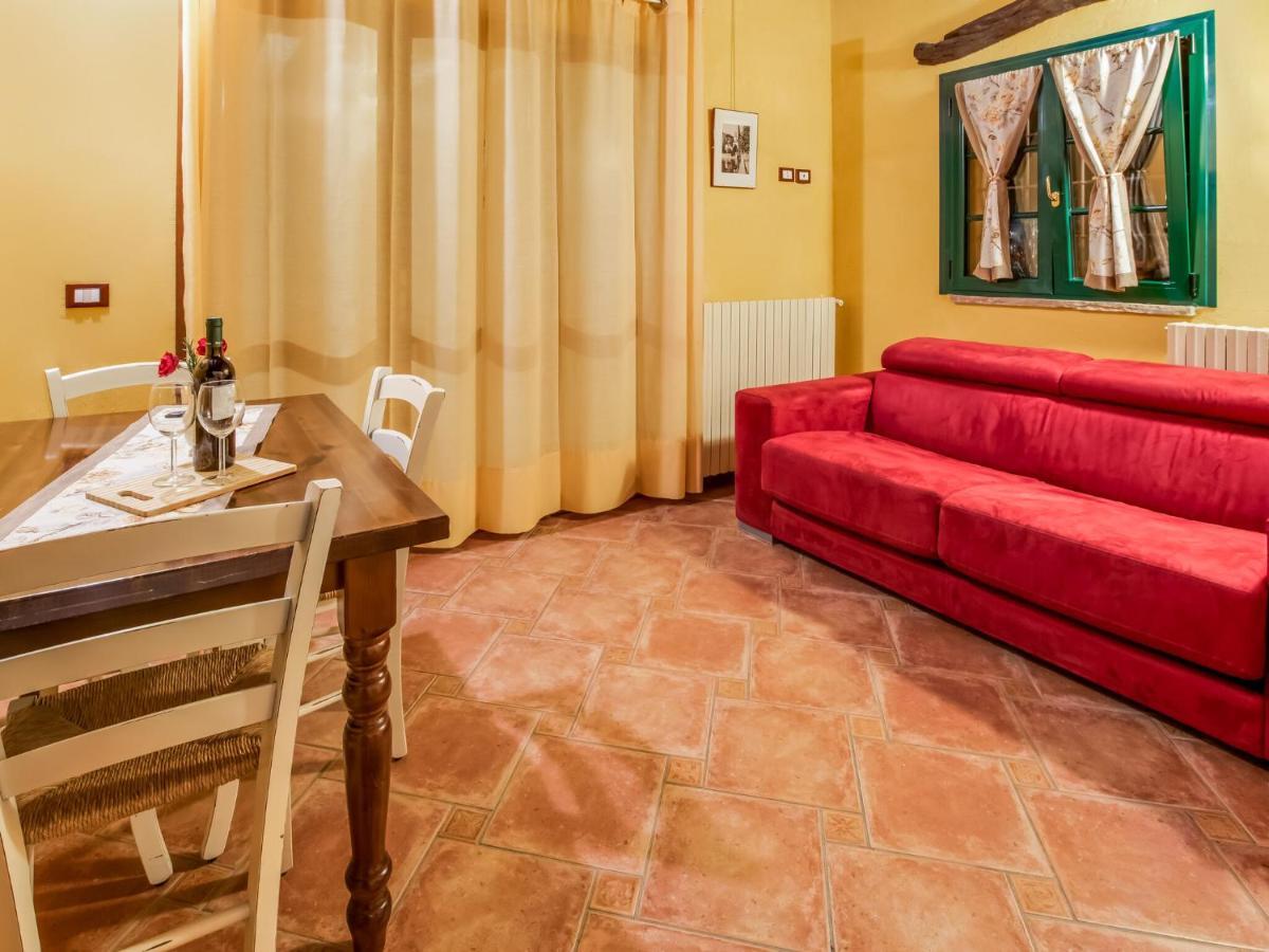 Beautiful Chalet With Swimming Pool In Lombardy Villa Мароне Екстериор снимка