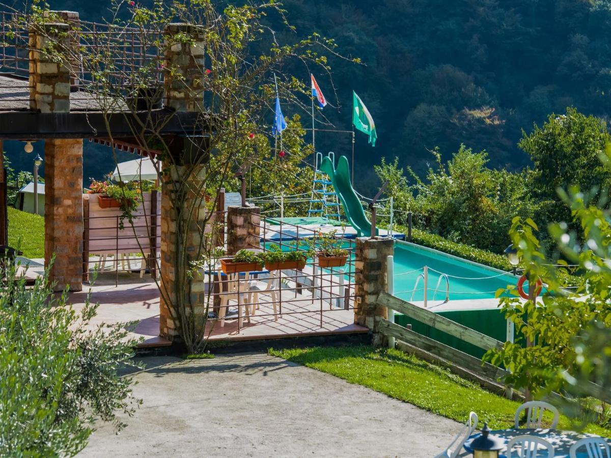 Beautiful Chalet With Swimming Pool In Lombardy Villa Мароне Екстериор снимка